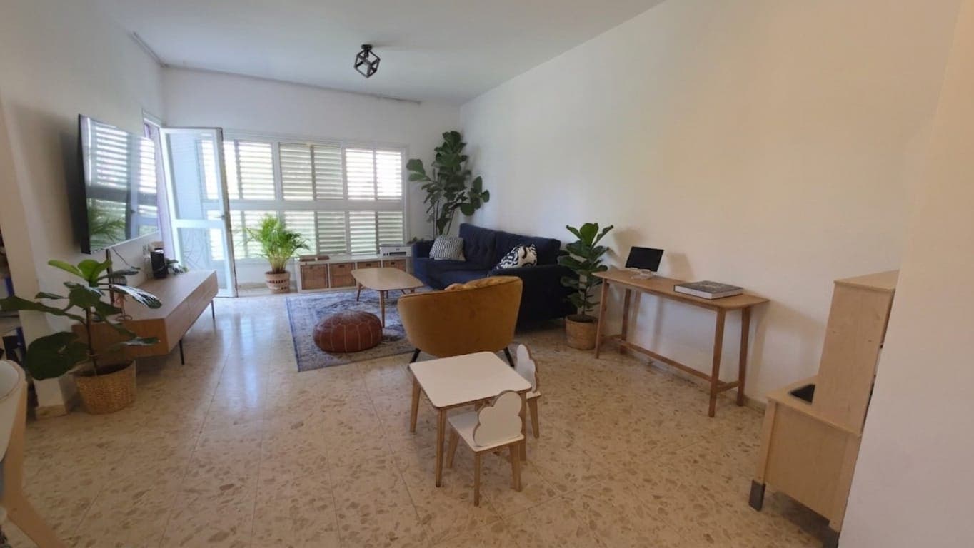 Apartamento de 3,5 habitaciones en Bavli – A poca distancia a pie del parque Yarkon