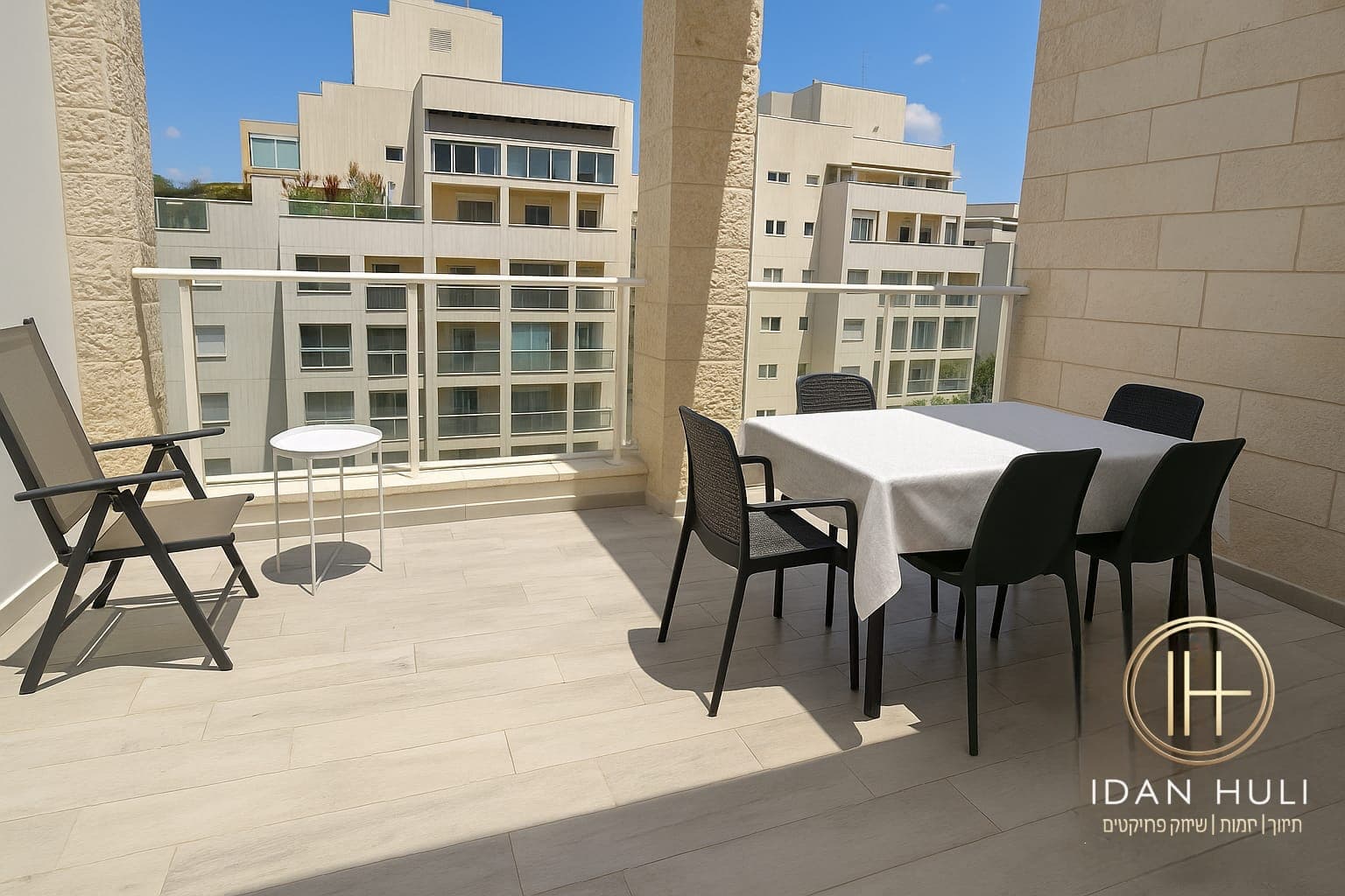 Amplio y renovado piso de 5 ambientes en Ramat Aviv HaHadasha